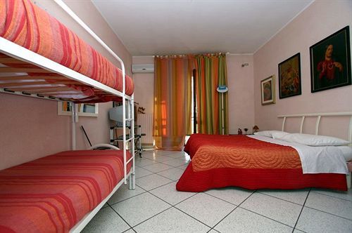 Sigismondo Castromediano Bed & Breakfast 2*